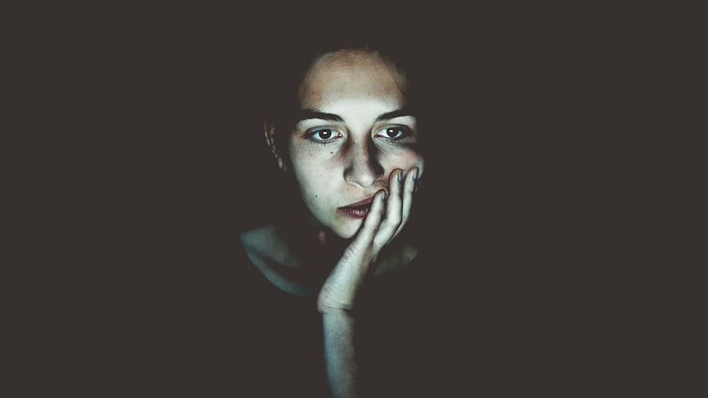 Essential Oils for Headaches and Migraines: Evidence-Based Relief